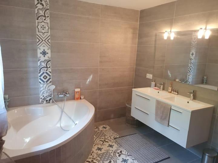 Mas Brun Villa Saint-Cyr-sur-Mer Bagian luar foto